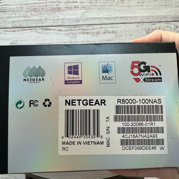 Night hawk X6 AC3200 Triband Wifi Router, Model R8000 - Picture 3 of 4